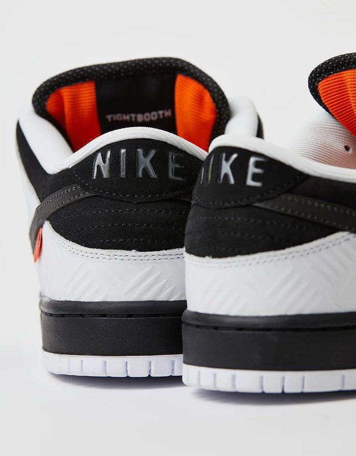 Nike SB Dunk Low Tightbooth
