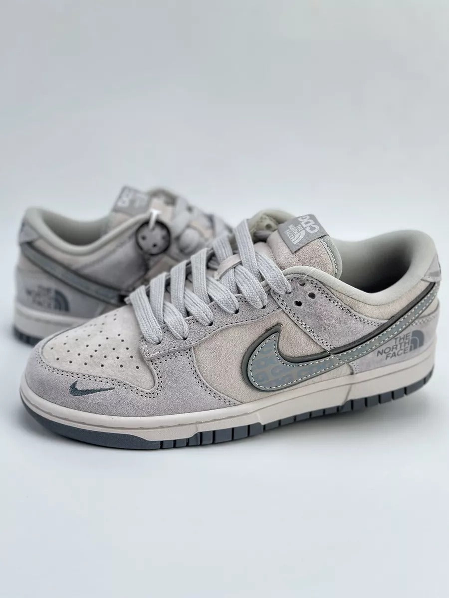 Nike sb dunk low x the north face