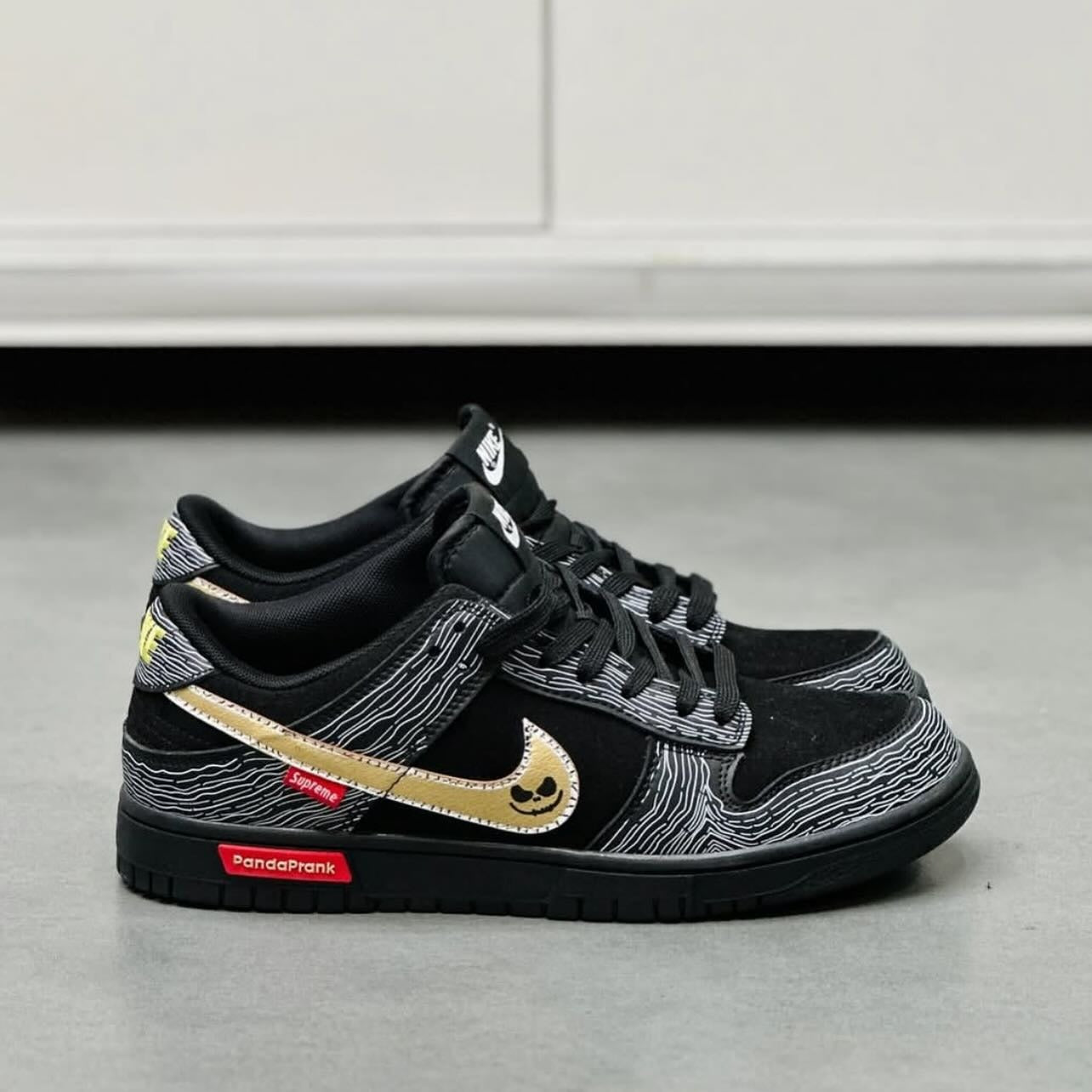 Nike SB dunk supreme panda prank