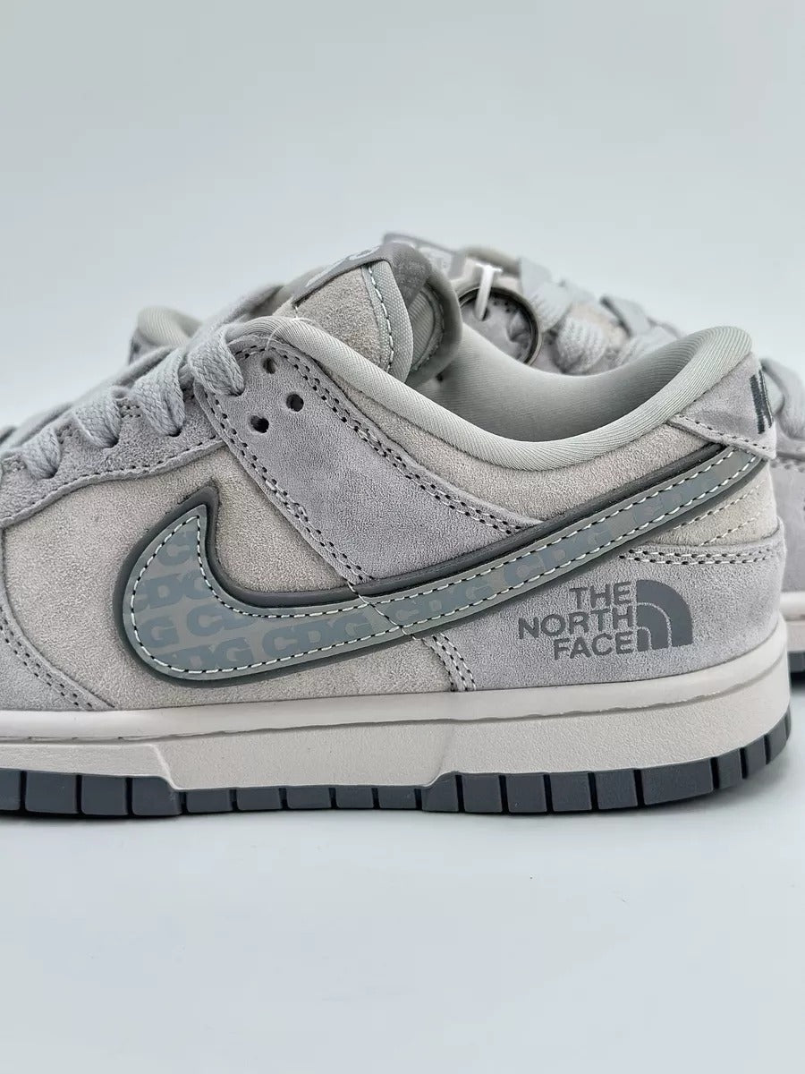 Nike sb dunk low x the north face