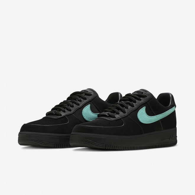 Nike
x Tiffany and Co. Air Force 1 Low sneakers