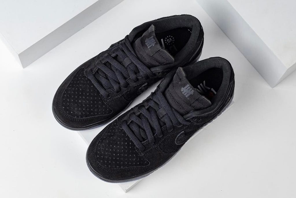 Nike Dunk Low UNDEFEATED