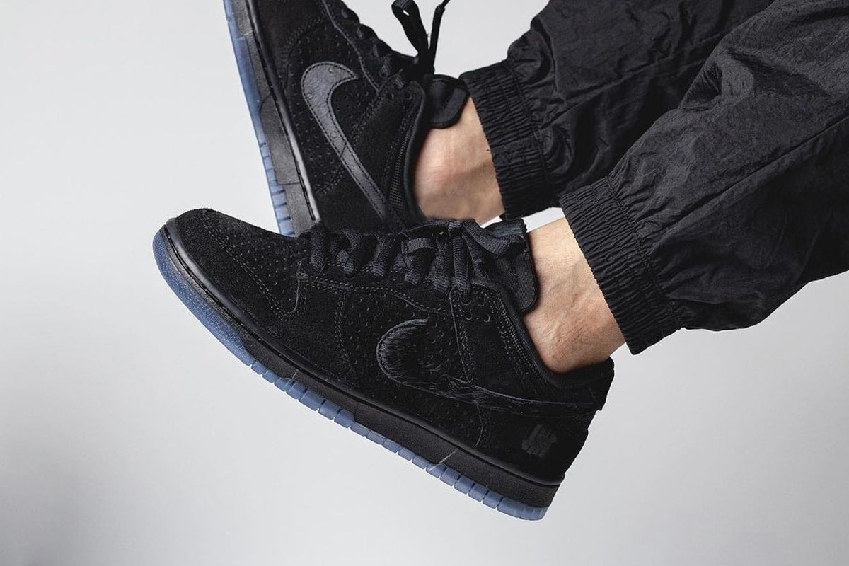 Nike Dunk Low UNDEFEATED